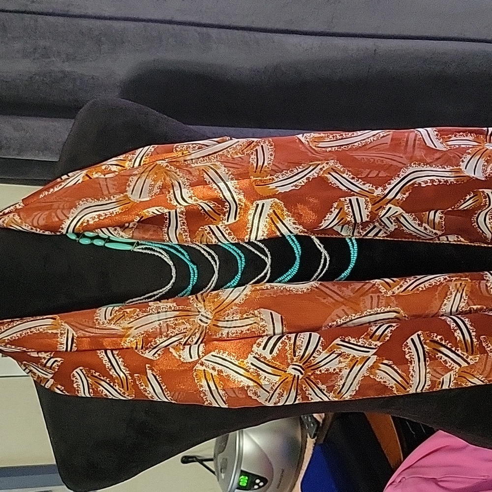 NWOT Gorgeous Like Silk Feel Autumn Fall Bronze Scarf